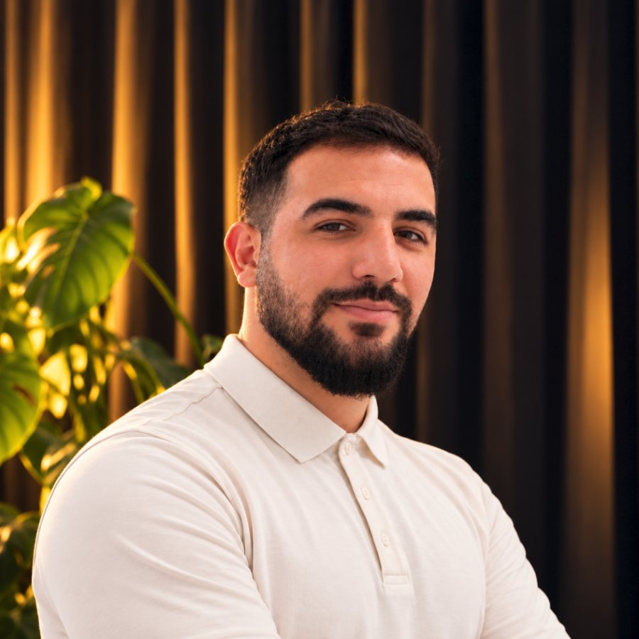 Portrait de Medet Yilmaz, fondateur de Notes Privées